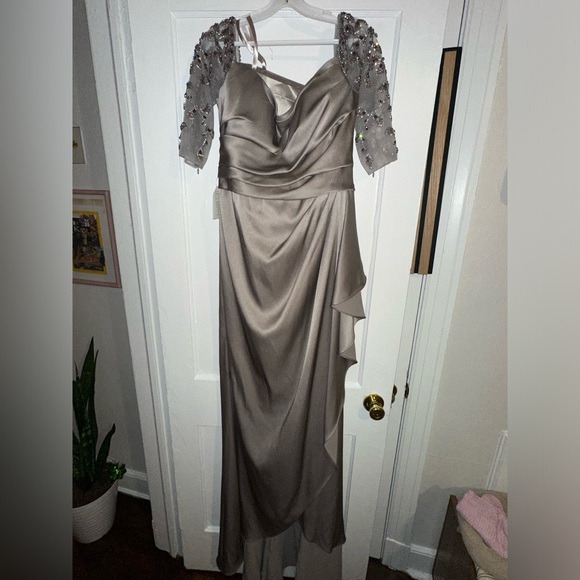 Marsoni by Colors - Off-Shoulder Quarter Sleeve Evening Dress NEW WITH TAGS - Picture 3 of 8